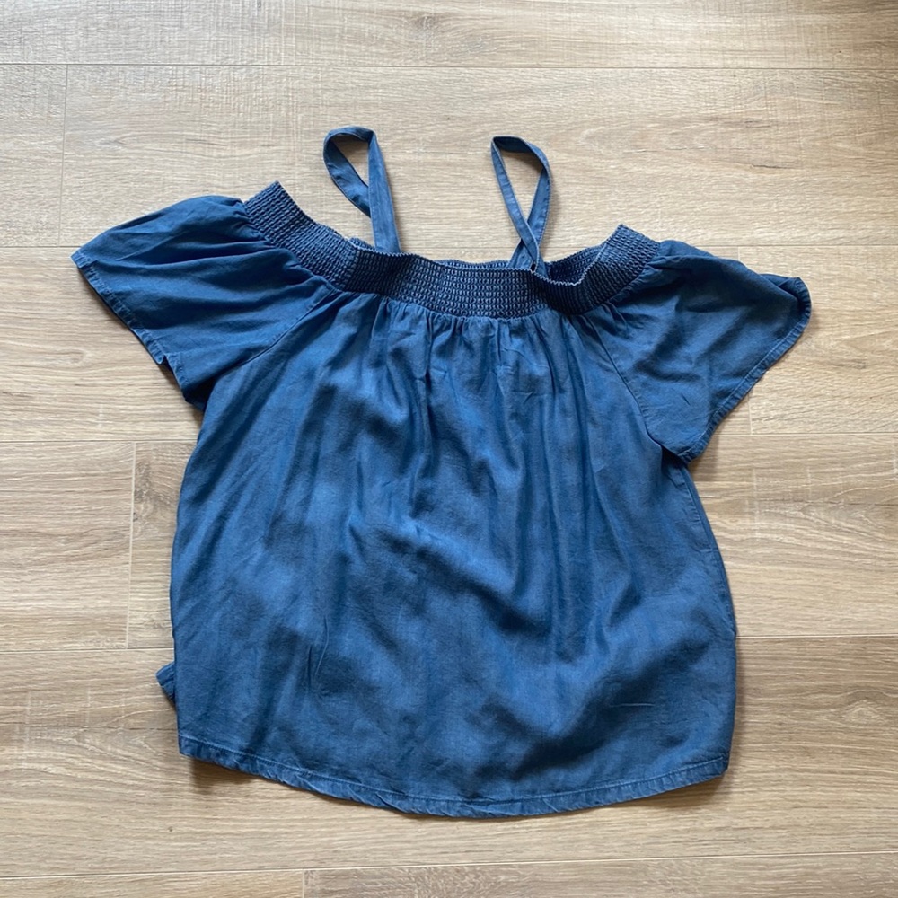 off the shoulder shirt with removable straps